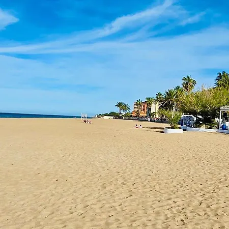 Дом отдыха Beautiful In With Sea Views Дения