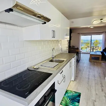 Beautiful In With Sea Views Дом отдыха