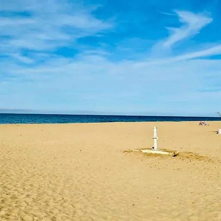 Beautiful In With Sea Views בית נופש *